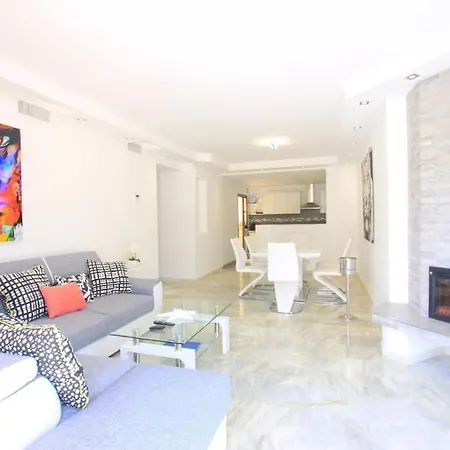 Modern Penthouse דירה