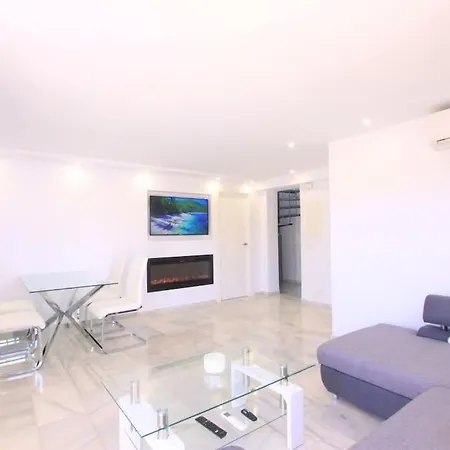 דירה Modern Penthouse מארבלה