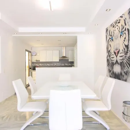 דירה Modern Penthouse *